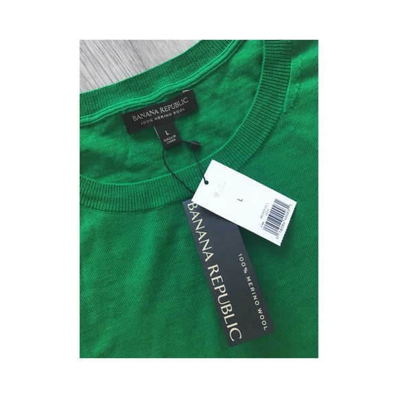 Banana Republic • Merino Wool Sweater - Picture 4 of 5